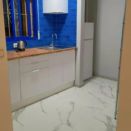 Blue Sea Apartment *