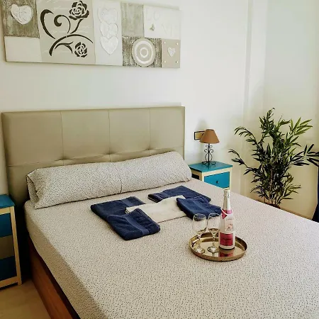 Blue Sea Apartment *